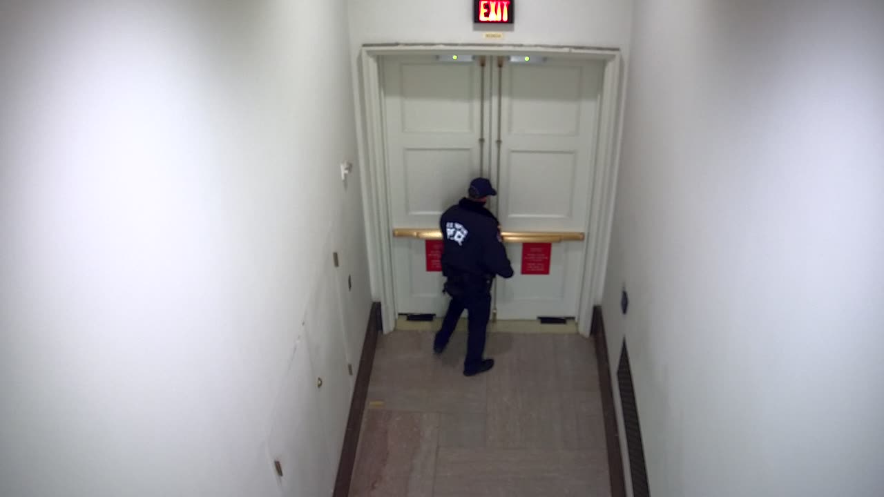 0751USCH02H202FireDoor_2021-01-06_19h49min54s073ms.mp4