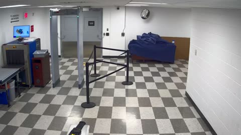 6134RHOBG3G308CLobby8Entrance_2021-01-06_05h40min00s870ms.mp4