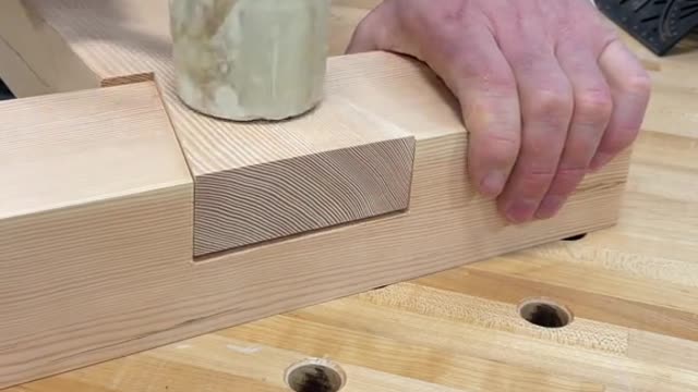 Dovetail half lap with hand tools Woodworking #shorts