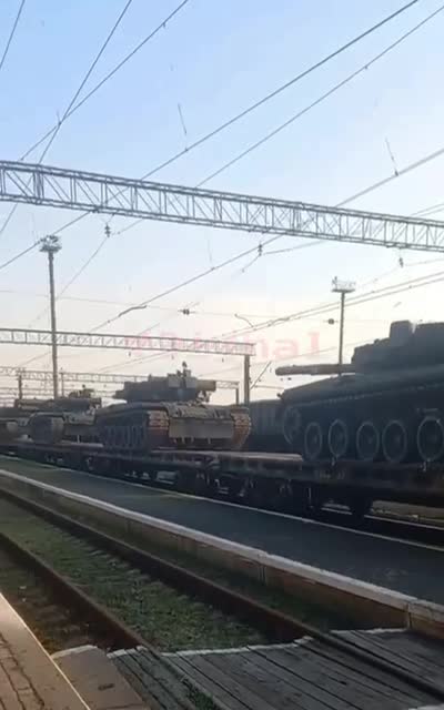 Ruské tanky míří na Ukrajinu