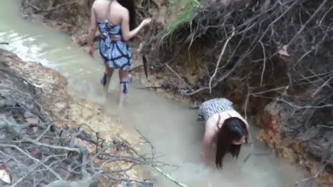 Primitive Hot Girls Fishing By Beautiful​