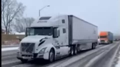 Les camions en route de partout