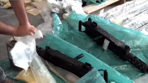 The army disassembles a large number of heavy firearms