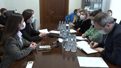 Беслан Эшба встретился с уполномоченной по правам ребенка