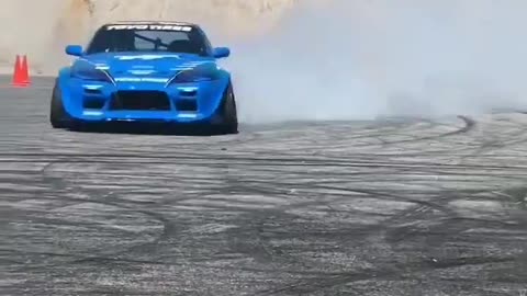 It's time to show off your car skills in an instant with car drifting