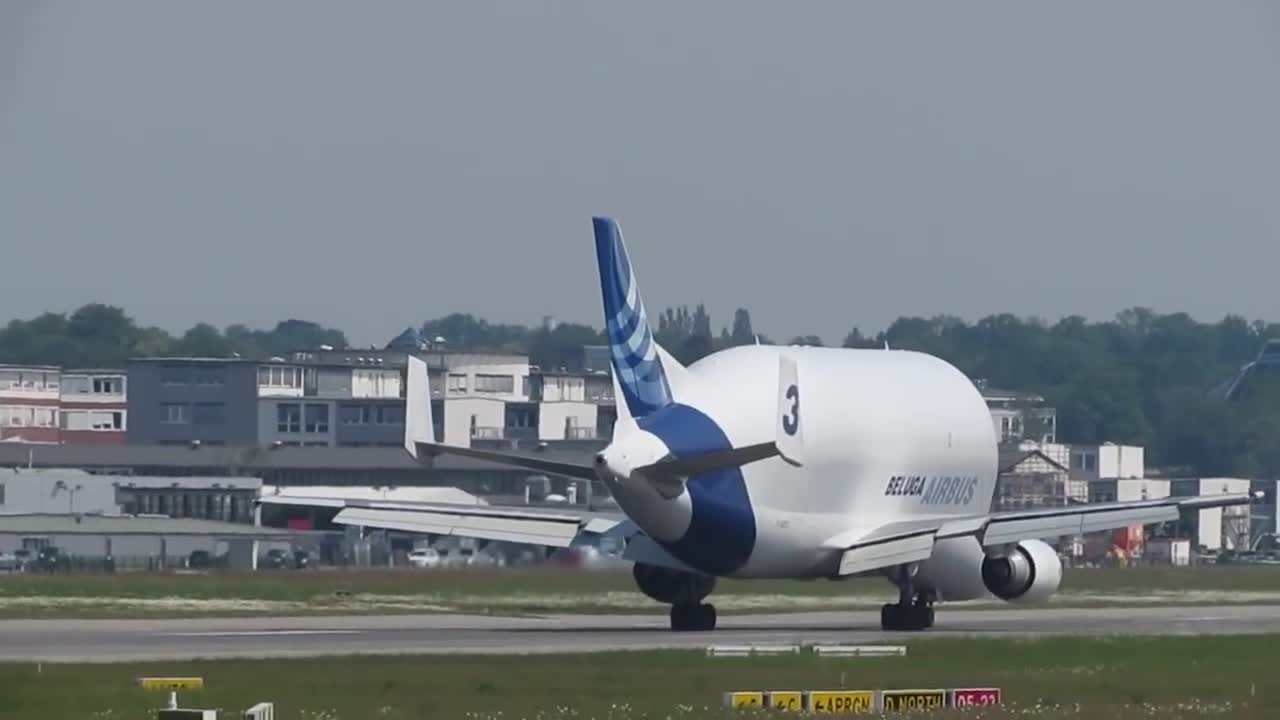 Airbus Beluga landing and takeoff at Finkenwerder, EDHI-7