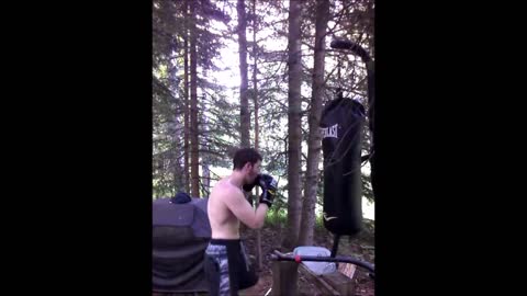 Giving the outdoor heavybag a good trashing