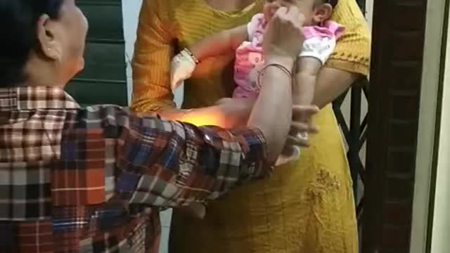 lovely Indian Way Of Welcoming Baby Home❤️Viral Vedio