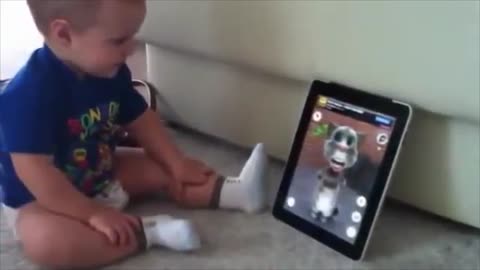 This will make you Smile: Adorable Cute Baby Talks with Cat on an iPad