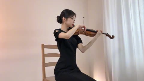 Play romantic French songs on the violin, close your eyes and enjoy the quiet time with me!