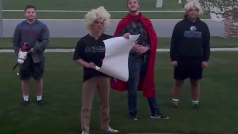 Best Funny Way of Asking a Girl to Prom