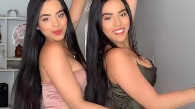 twins dancing 👯‍♀️