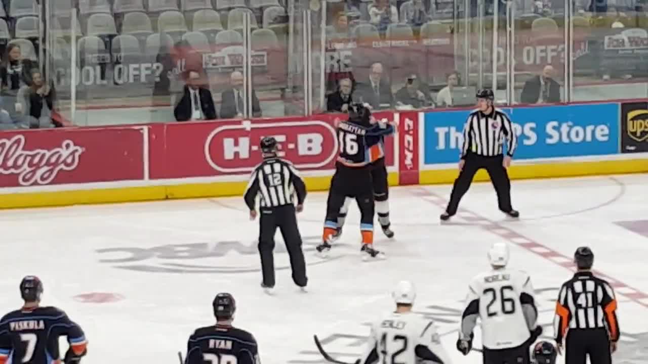 Devastating knockout during AHL hockey brawl