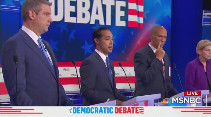 Booker Speaks Spanish at Dem debates