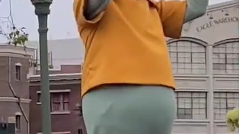 Trying To Make Squidward Dab