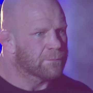 AMERICAN FIGHTER WALKS IN TO RUSSIAN NATIONAL ANTHEM