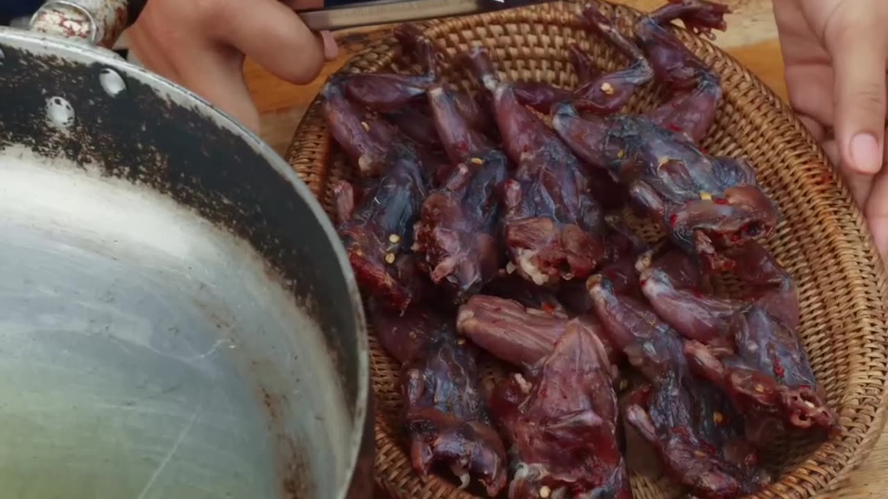 Delicious Sun-Dried Frog Recipe: How to Spice Up the Mummified Delicacy