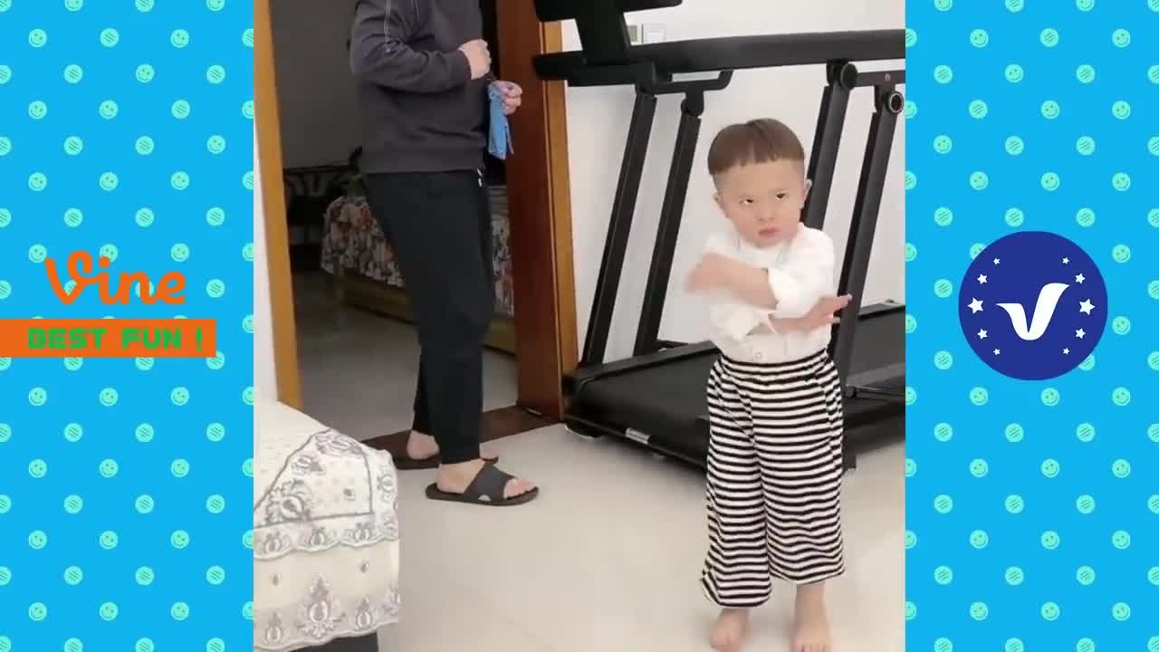 SOO CUTE !!! Super Baby Funny Videos ● TOP Cute Baby doing funny thing Part 1