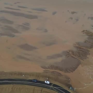 사우디 아라비아 사막, 홍수 발생.avi