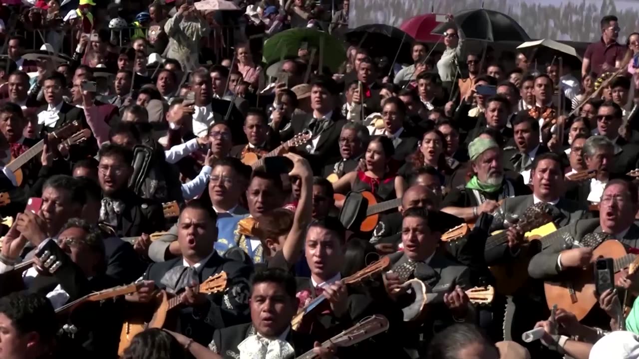 Mexico closes world's first mariachi congress with huge concert