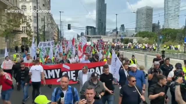 Polish farmers hit Warsaw