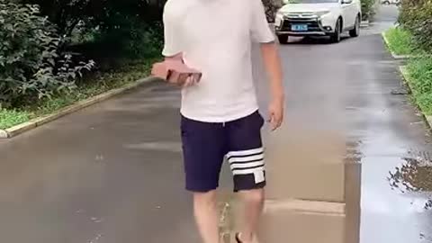 How to prevent getting sprayed by drivers on a rainy day 😂