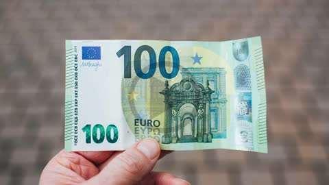 sleep hypnosis manifest money