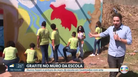 Alunos de escola em Queimados transformam muro do colégio com grafite