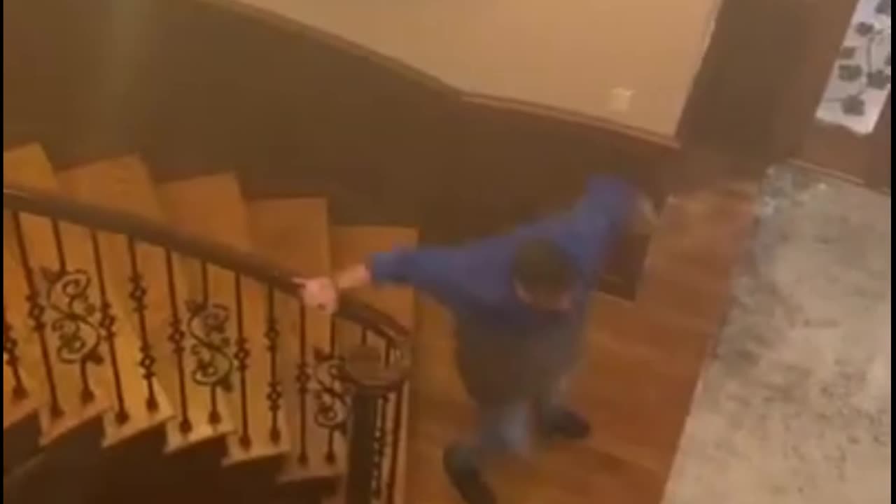 Running the stairs - Funny Fails 😂 TRY NOT TO LAUGH #funny #funnyfails #funnyvideo #humor #humour
