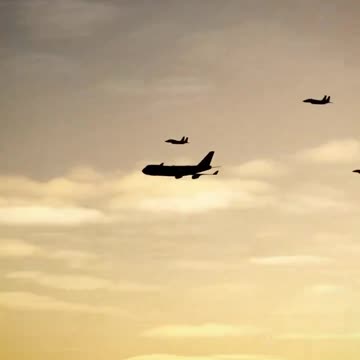 Watch Donald Trump's security team in the sky, when he moves around!