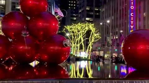 CHRISTMAS 2020 // Christmas in New York City // NYC #Shorts