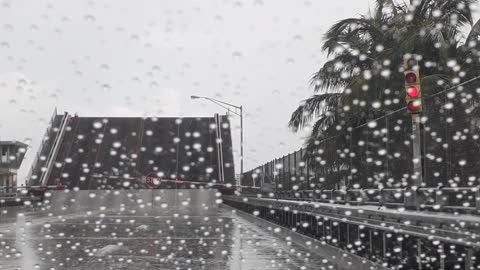 Puente En La Lluvia