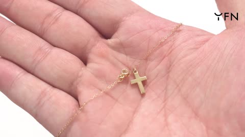 Elegant Gold Necklace with Exquisite Gold Cross Pendant: A Perfect Blend Showcasing Unique Charm