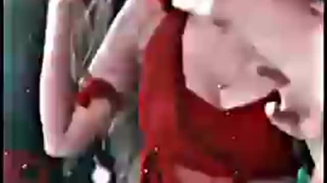 Viral girl dance performance