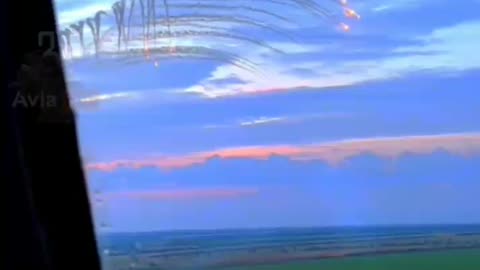 Ruský vrtulník Mi-28NM po vypálení protinakových střel VICHR u Záporoží