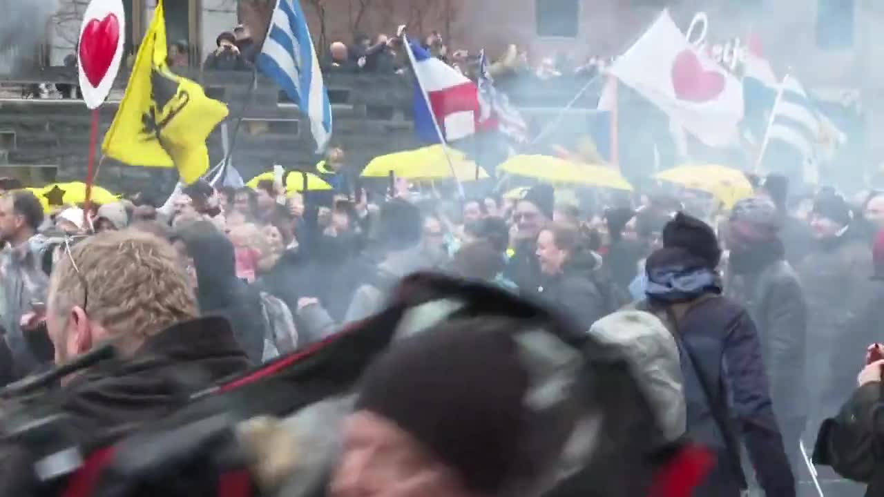 Thousands demonstrate in Rotterdam (Netherlands) against COVID dictatorship