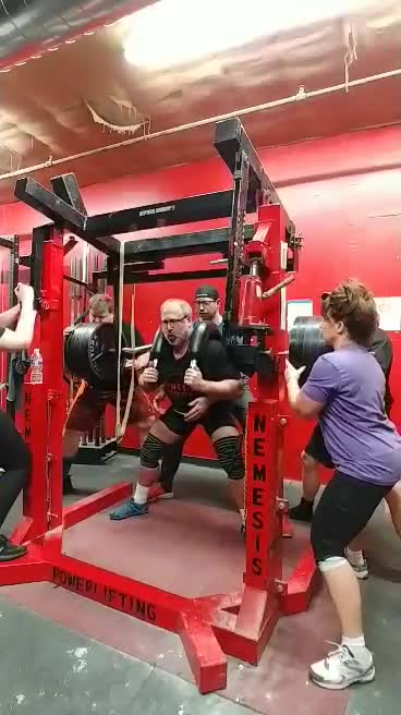 695 lb Marrs bar squat