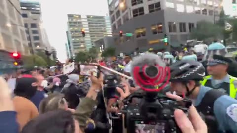 Leftists are currently fighting with police officers outside the DNC