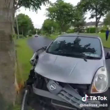 📍Ireland Drunk migrant crashed his car into a tree in a busy residential area.