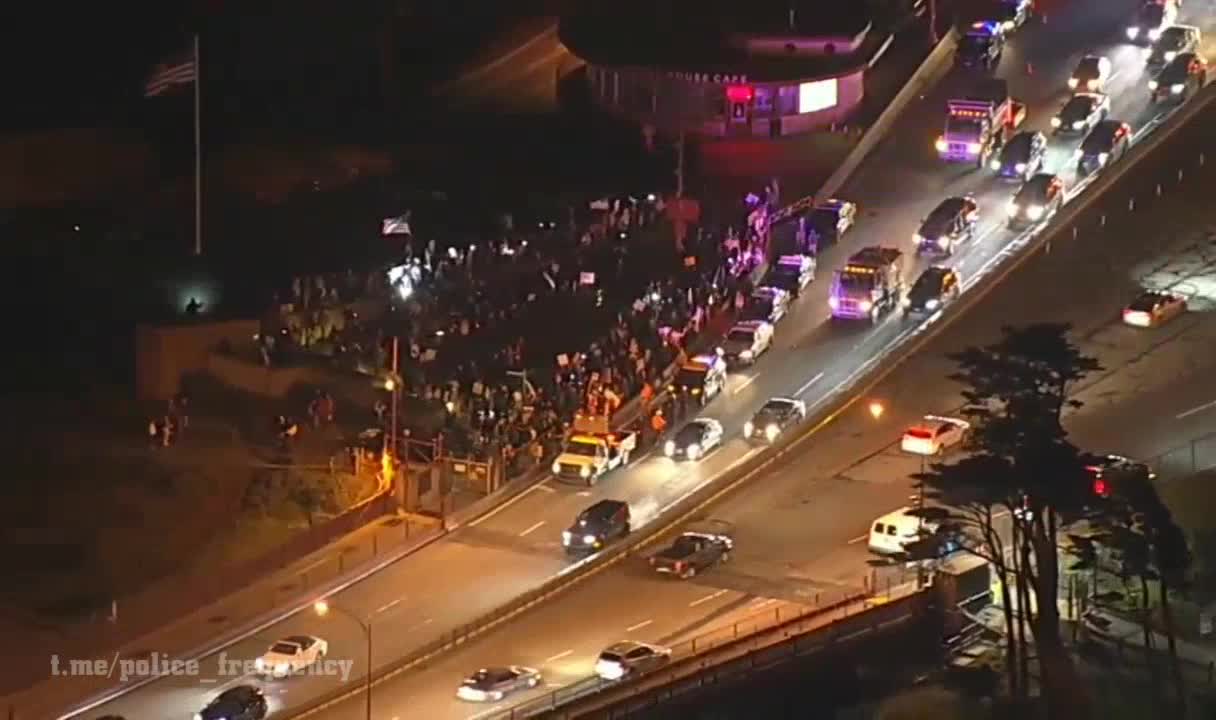 5 injured, including CHP officers, after car crash near anti-vaccine rally at Golden Gate Bridge