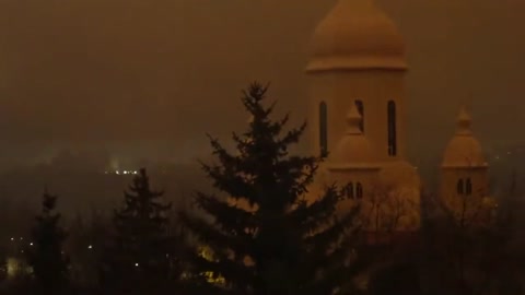 🚨 Massive explosion in Kyiv recorded live by CBS News as the team was preparing to come off air.