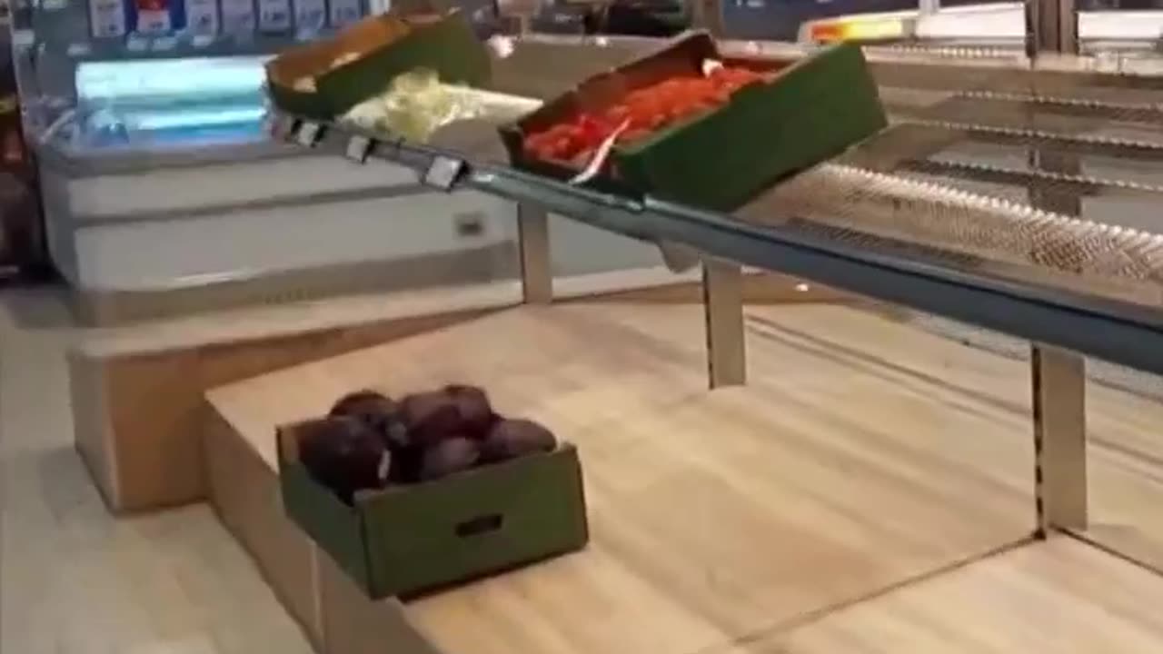 French Supermarkets Empty After Blockade