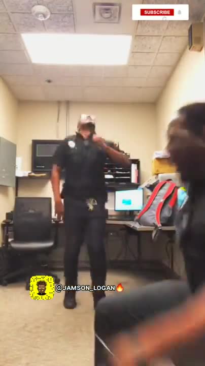 Cop dancing🔥😂 Best Dance 🕺 Song- Every body dance now ✨ #cops #shorts #funny #status