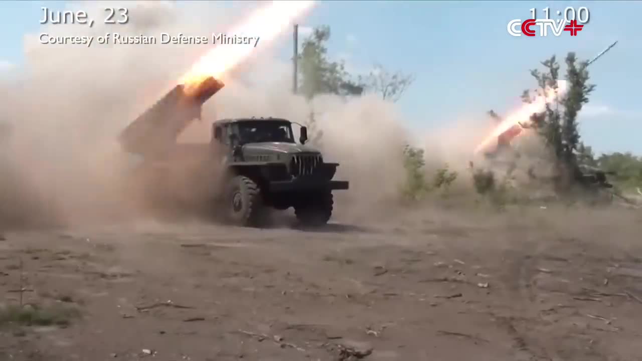 Russian Forces Continue Attack on Ukrainian Military Facilities with High-Precision Weapons