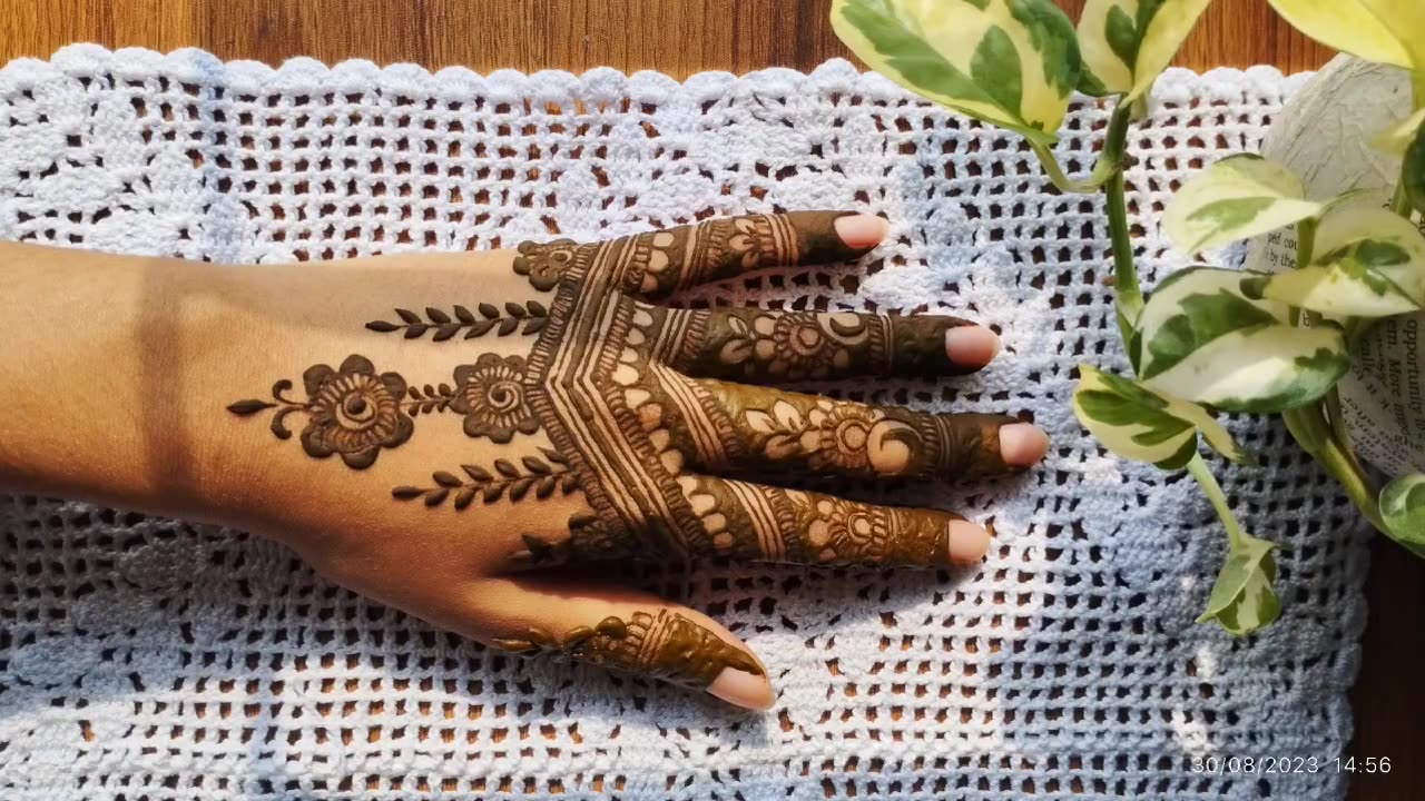 Aesthetic finger henna design _sparkles ✨