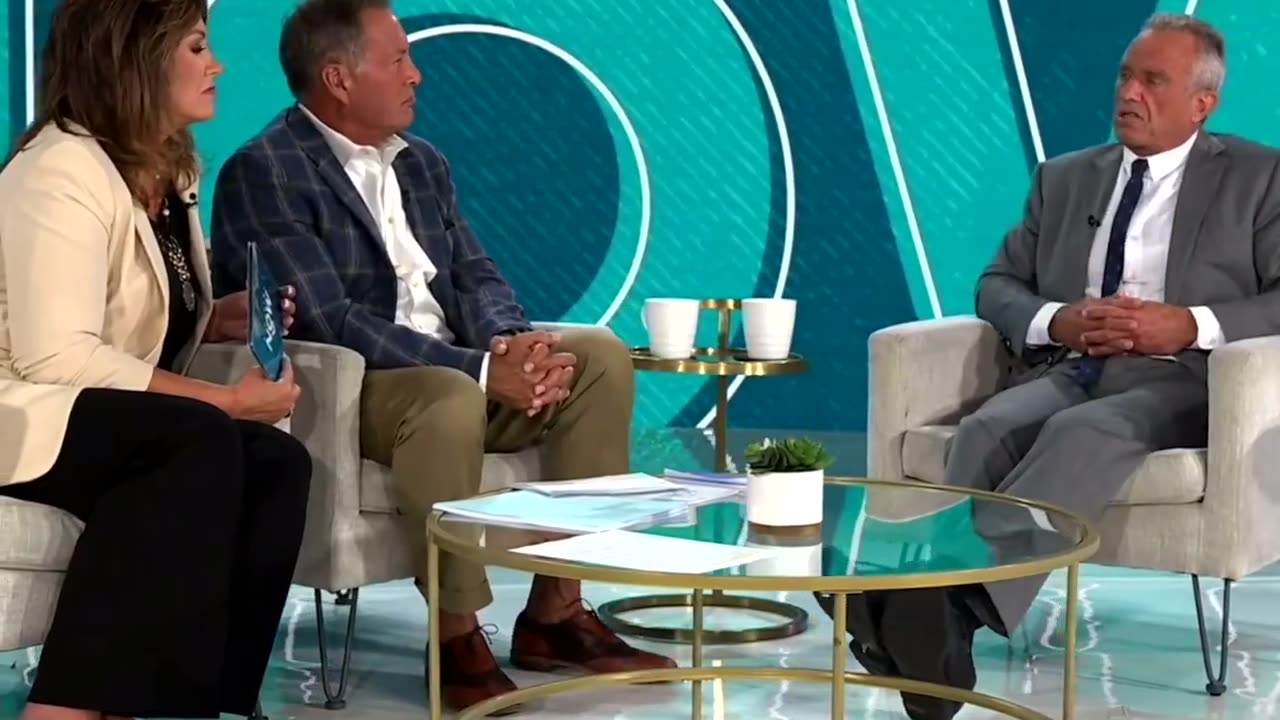 Robert F. Kennedy Jr. Says Bill Gates Uses 'Philanthrocapitalism' to Enrich Himself