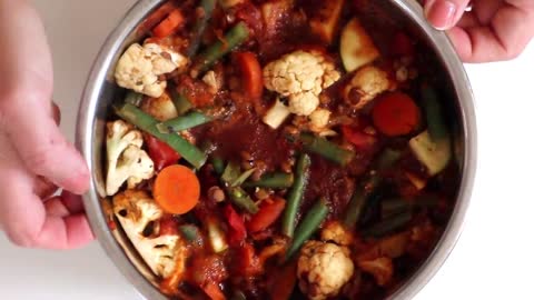 EAT MUCH food WEIGH LESS 🍜 300 CALORIE FILLING MEALS!