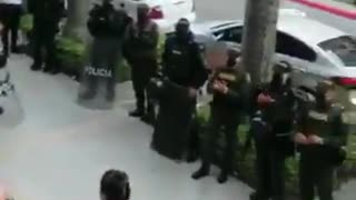Policía de Bucaramanga realiza un homenaje a las enfermeras en su día