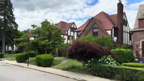 Travel To NYC - Most Beautiful Suburban Neighborhoods In New York - Forest Hills
