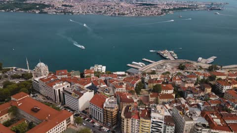 Drone Captures Extra Ordinary Time-lapse of Boats
